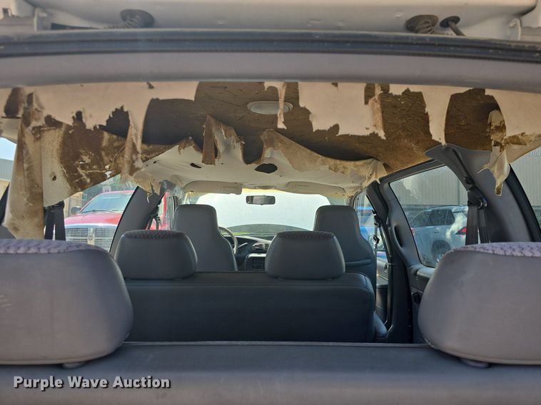 image for item DM1647 1999 Plymouth  Voyager van