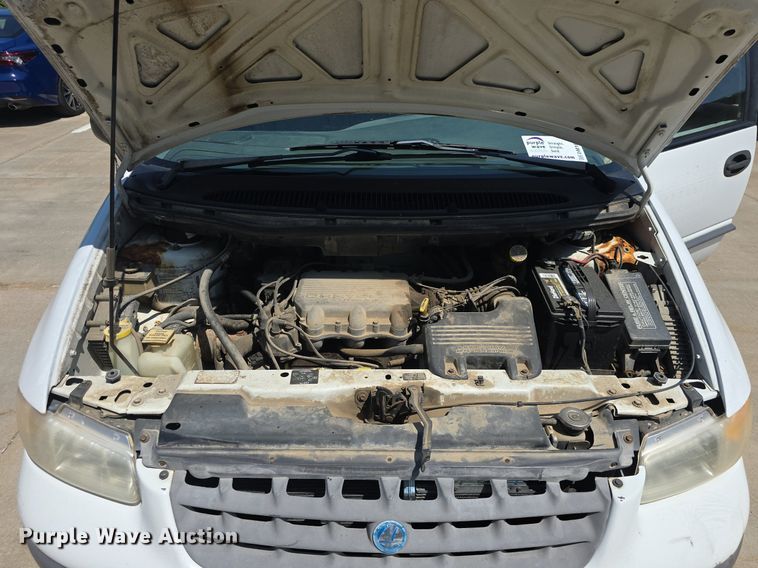 image for item DM1647 1999 Plymouth  Voyager van