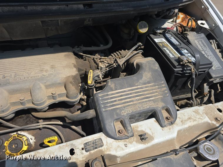 image for item DM1647 1999 Plymouth  Voyager van