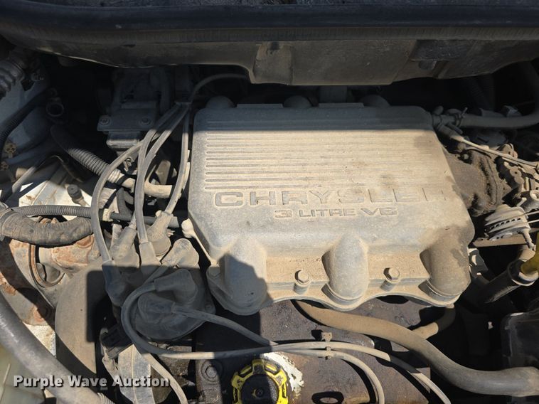 image for item DM1647 1999 Plymouth  Voyager van