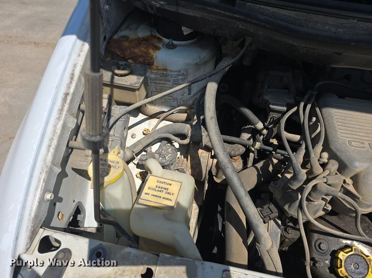 image for item DM1647 1999 Plymouth  Voyager van