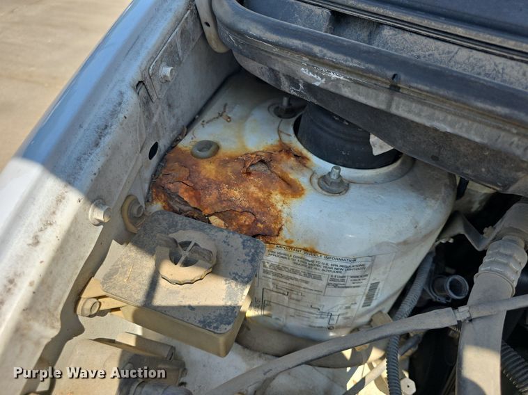 image for item DM1647 1999 Plymouth  Voyager van