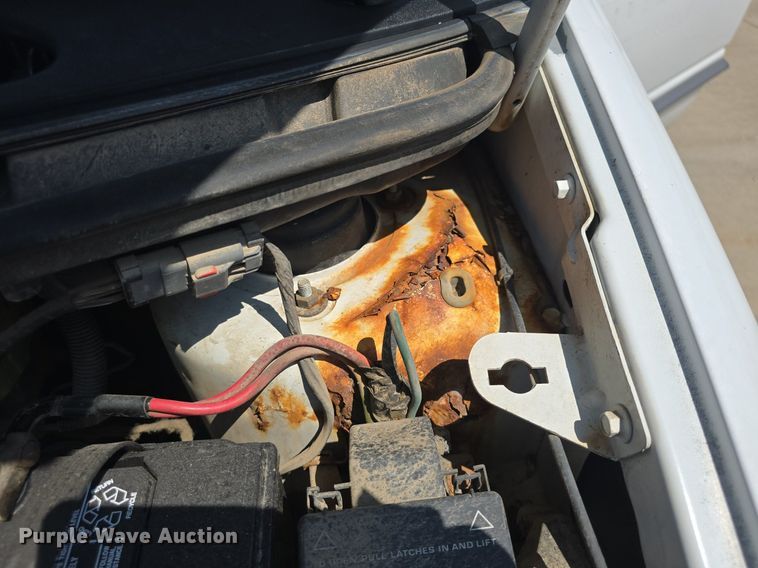 image for item DM1647 1999 Plymouth  Voyager van