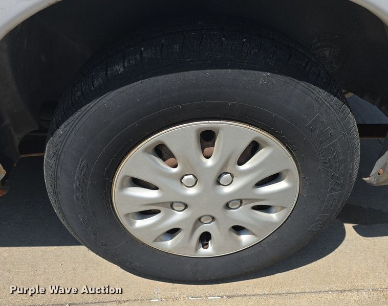 image for item DM1647 1999 Plymouth  Voyager van