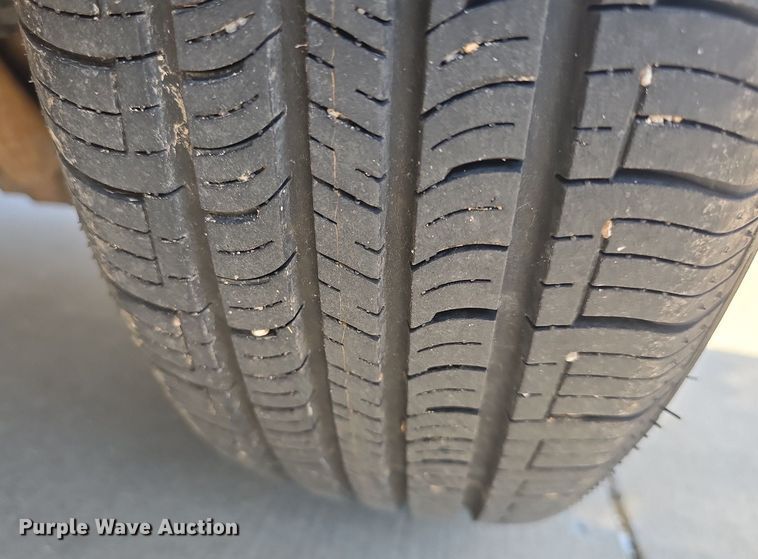 image for item DM1647 1999 Plymouth  Voyager van