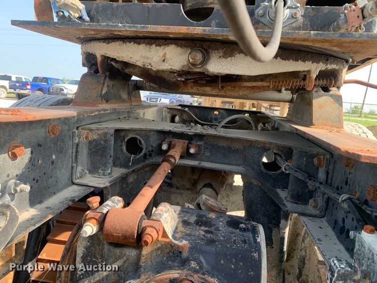 image for item DM7851 1991 Mack RD690S semi truck