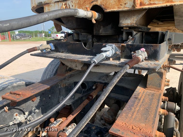 image for item DM7851 1991 Mack RD690S semi truck