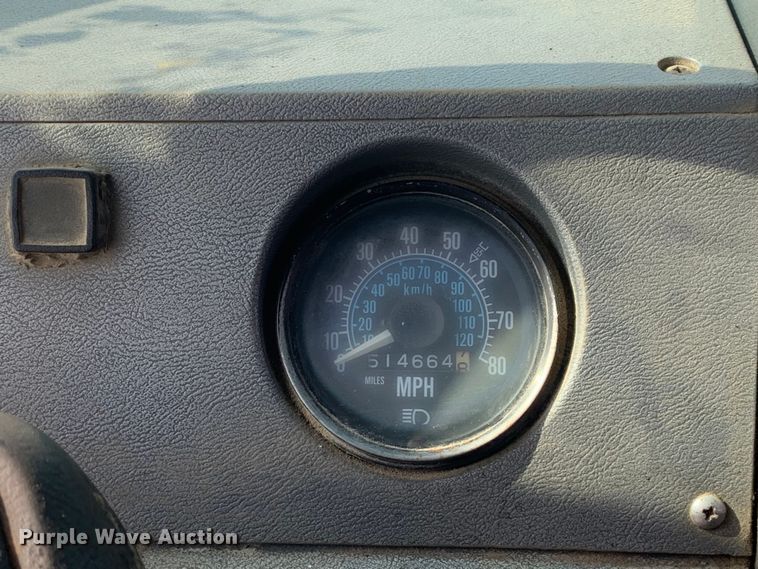 image for item DM7851 1991 Mack RD690S semi truck