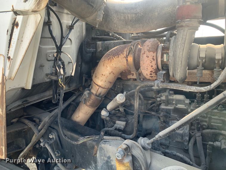 image for item DM7851 1991 Mack RD690S semi truck