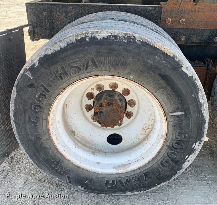 image for item DM7851 1991 Mack RD690S semi truck