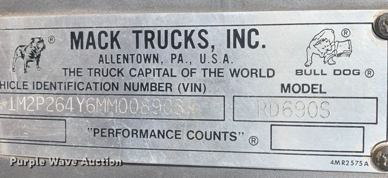 image for item DM7851 1991 Mack RD690S semi truck
