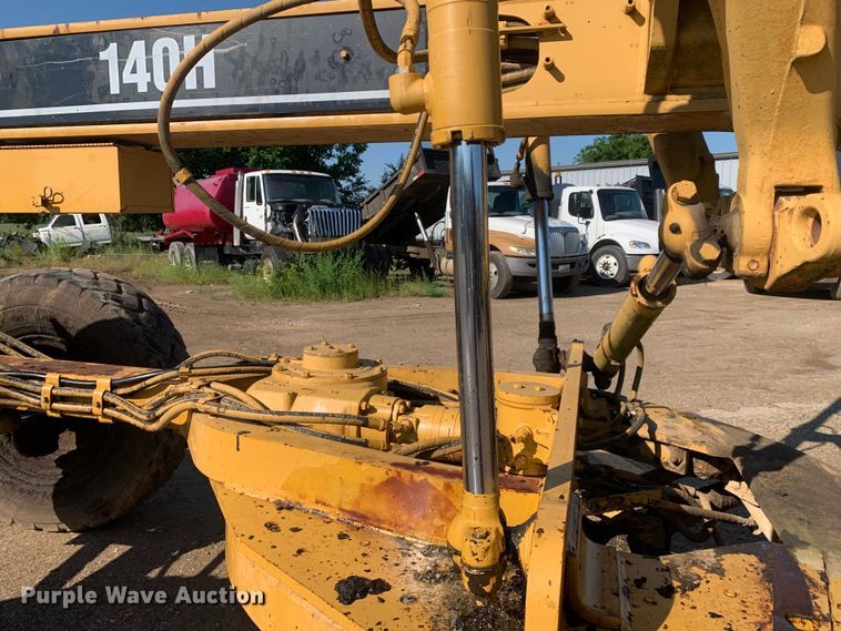 image for item DM7861 2001 Caterpillar 140H  motor grader