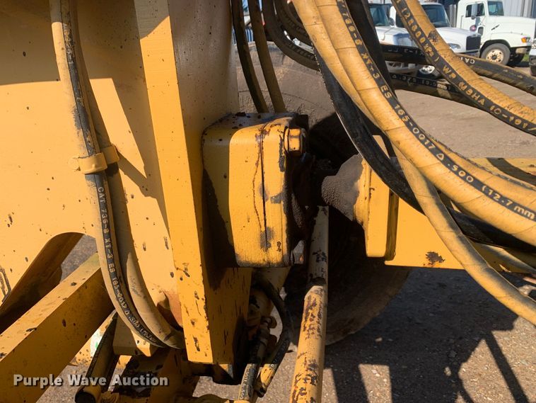 image for item DM7861 2001 Caterpillar 140H  motor grader