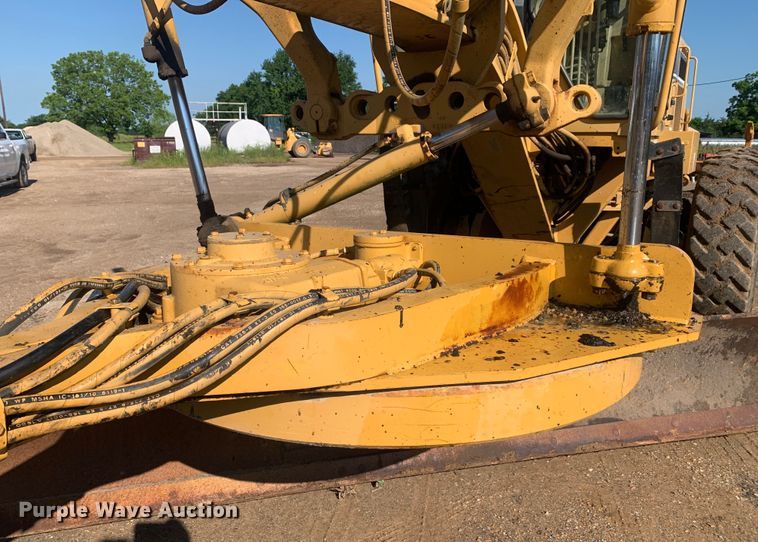 image for item DM7861 2001 Caterpillar 140H  motor grader