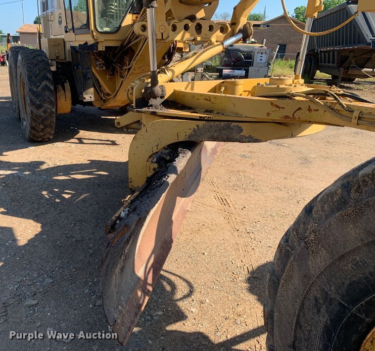 image for item DM7861 2001 Caterpillar 140H  motor grader