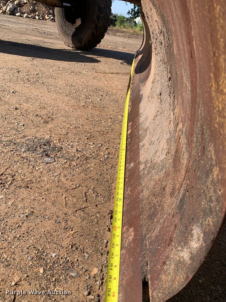 image for item DM7861 2001 Caterpillar 140H  motor grader