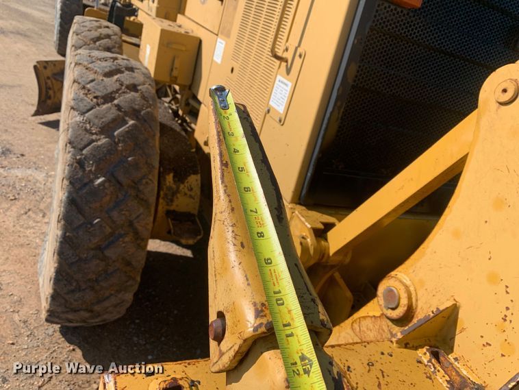 image for item DM7861 2001 Caterpillar 140H  motor grader