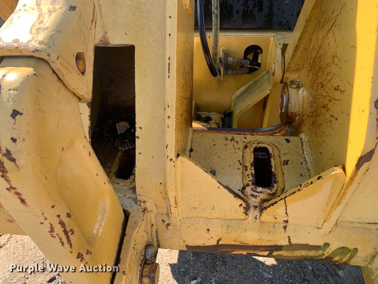 image for item DM7861 2001 Caterpillar 140H  motor grader