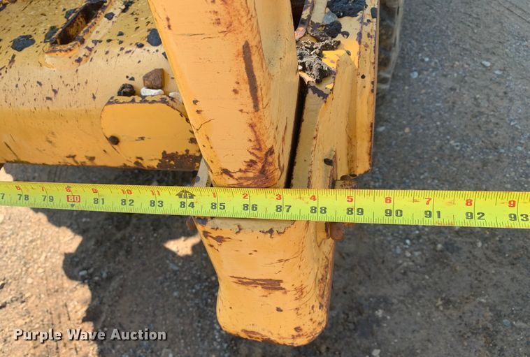 image for item DM7861 2001 Caterpillar 140H  motor grader