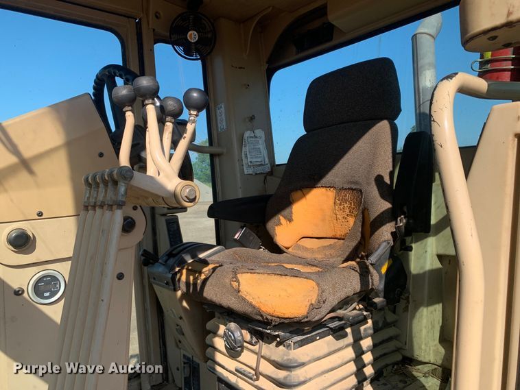 image for item DM7861 2001 Caterpillar 140H  motor grader