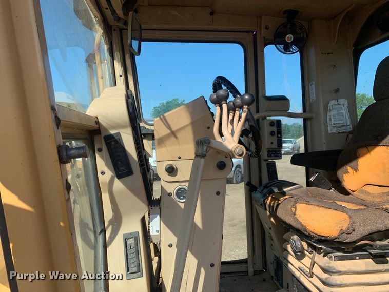 image for item DM7861 2001 Caterpillar 140H  motor grader