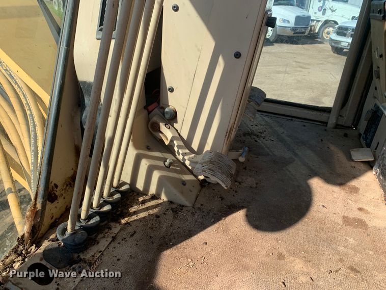 image for item DM7861 2001 Caterpillar 140H  motor grader