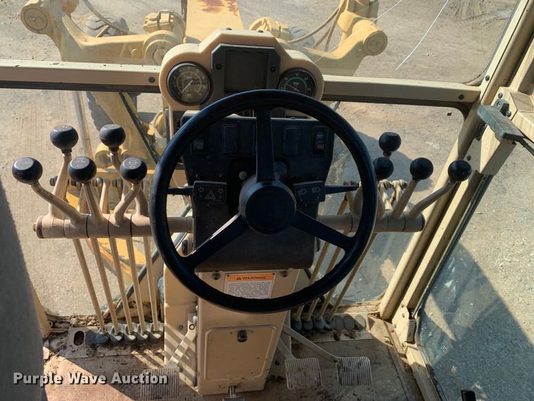 image for item DM7861 2001 Caterpillar 140H  motor grader