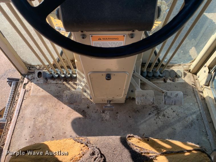 image for item DM7861 2001 Caterpillar 140H  motor grader