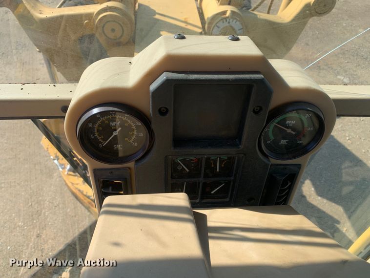 image for item DM7861 2001 Caterpillar 140H  motor grader