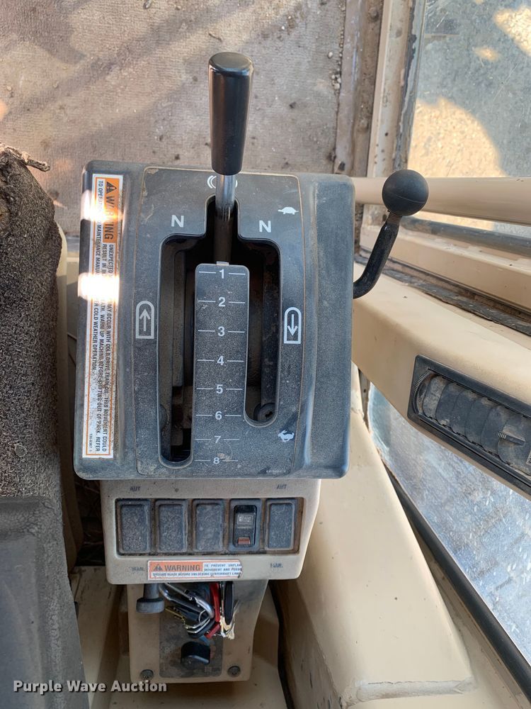 image for item DM7861 2001 Caterpillar 140H  motor grader