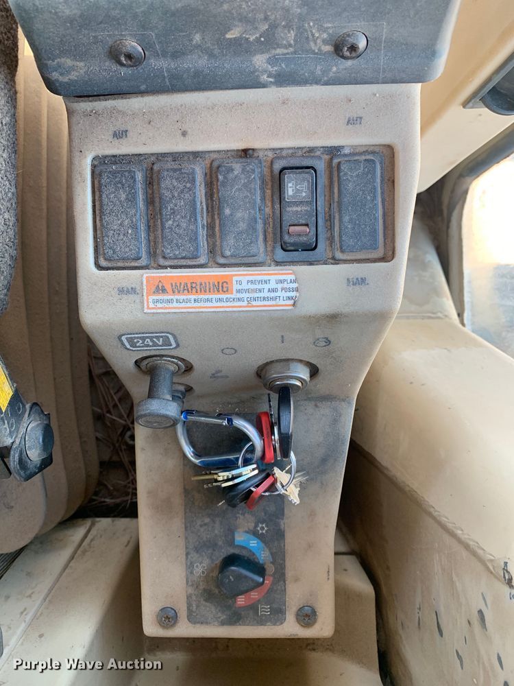 image for item DM7861 2001 Caterpillar 140H  motor grader