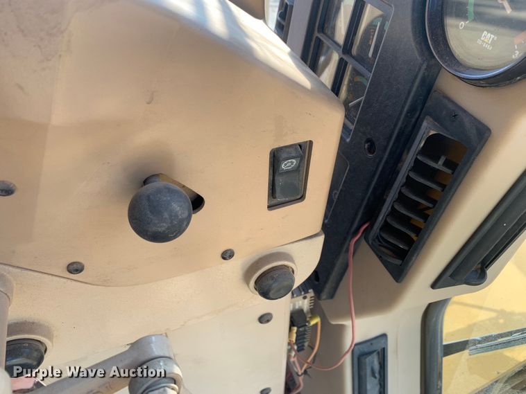 image for item DM7861 2001 Caterpillar 140H  motor grader