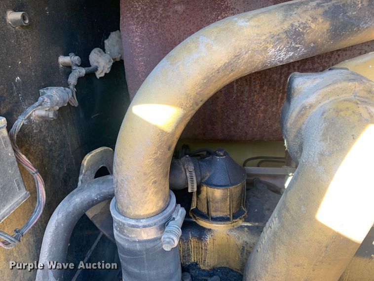 image for item DM7861 2001 Caterpillar 140H  motor grader