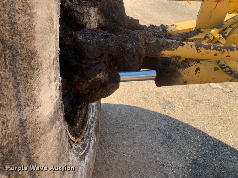 image for item DM7861 2001 Caterpillar 140H  motor grader