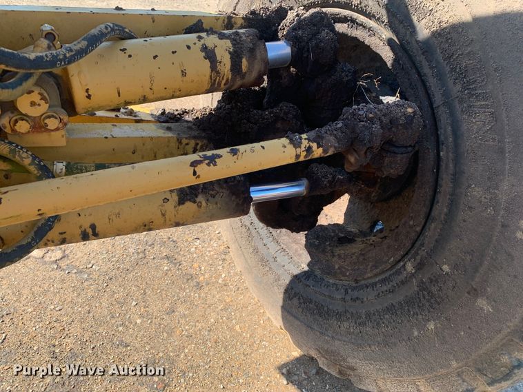 image for item DM7861 2001 Caterpillar 140H  motor grader