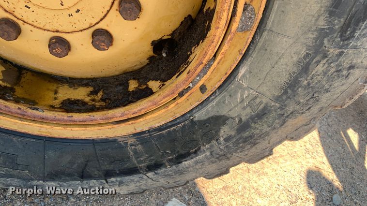 image for item DM7861 2001 Caterpillar 140H  motor grader