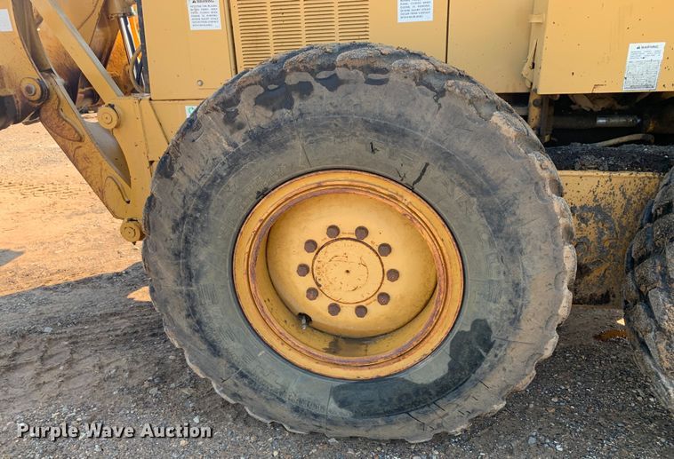 image for item DM7861 2001 Caterpillar 140H  motor grader