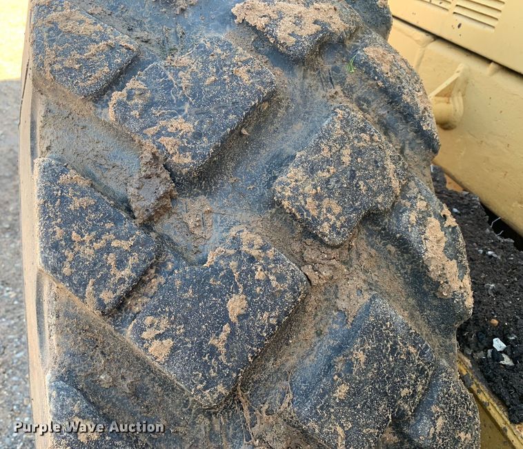 image for item DM7861 2001 Caterpillar 140H  motor grader