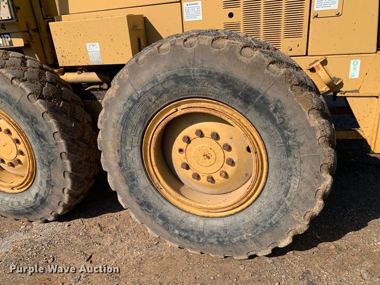 image for item DM7861 2001 Caterpillar 140H  motor grader