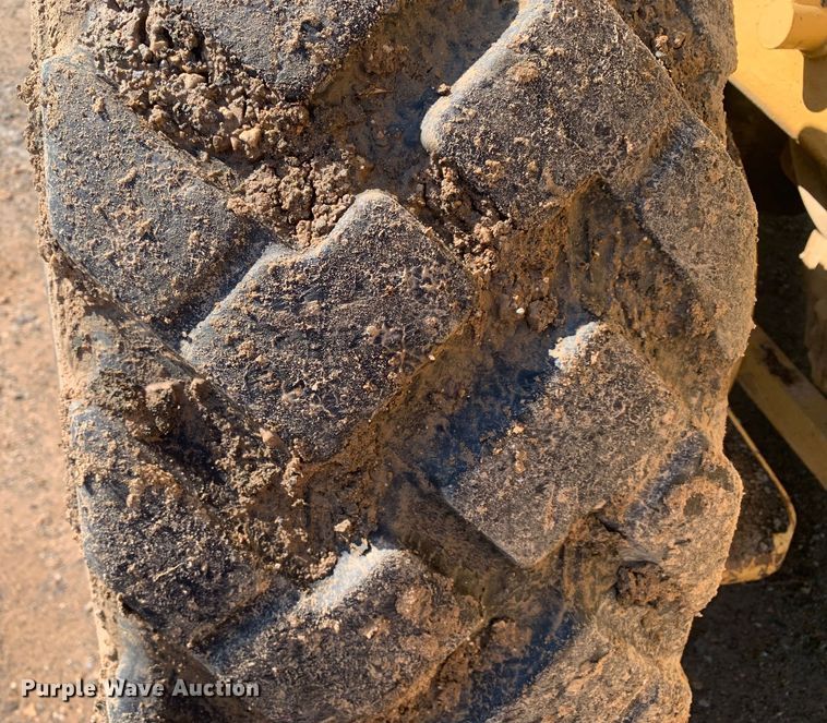 image for item DM7861 2001 Caterpillar 140H  motor grader