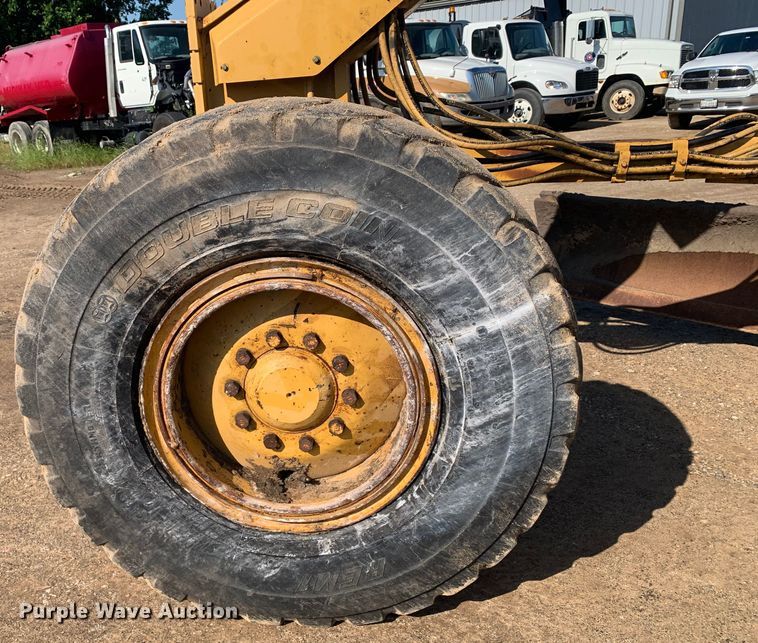 image for item DM7861 2001 Caterpillar 140H  motor grader