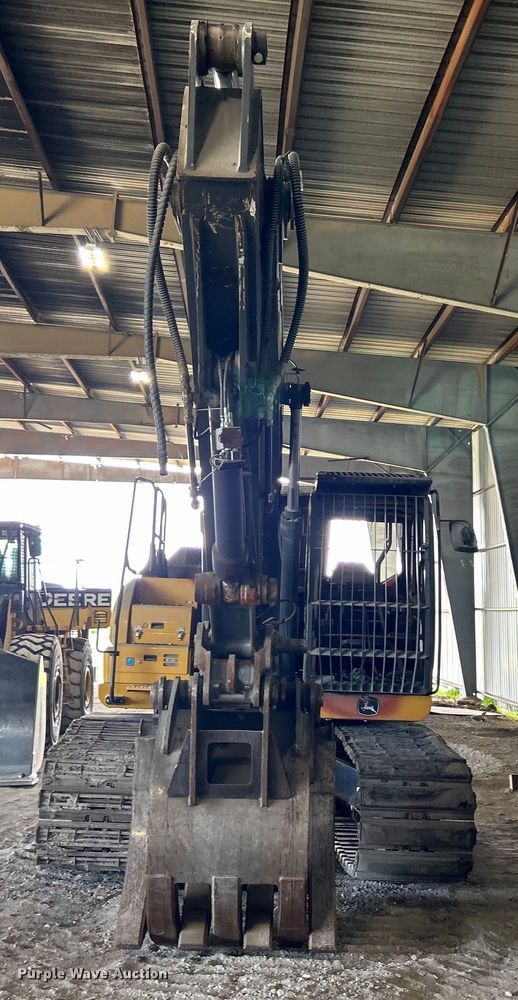 image for item DO6466 2020 John Deere 210G excavator