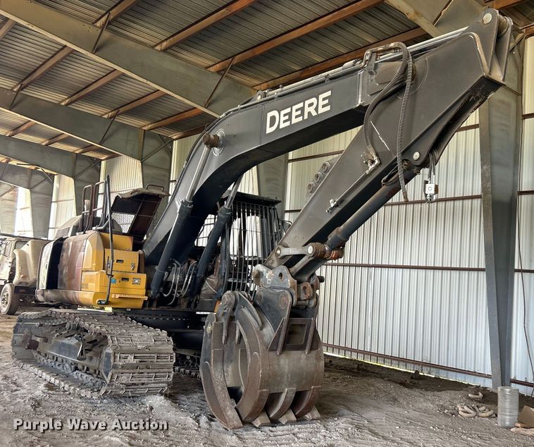 image for item DO6466 2020 John Deere 210G excavator