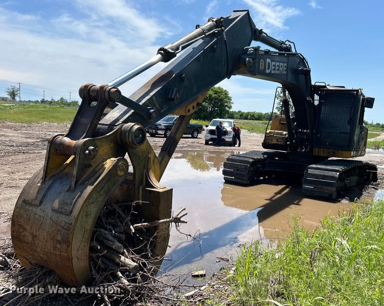 image for item DO6467 2012 John Deere 210G LC excavator