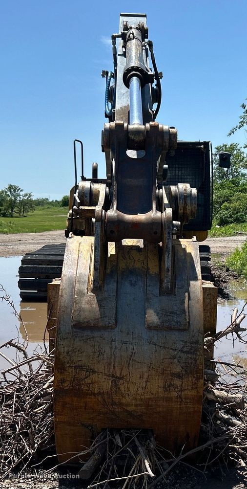 image for item DO6467 2012 John Deere 210G LC excavator