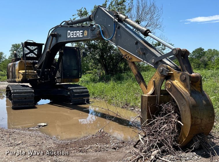 image for item DO6467 2012 John Deere 210G LC excavator