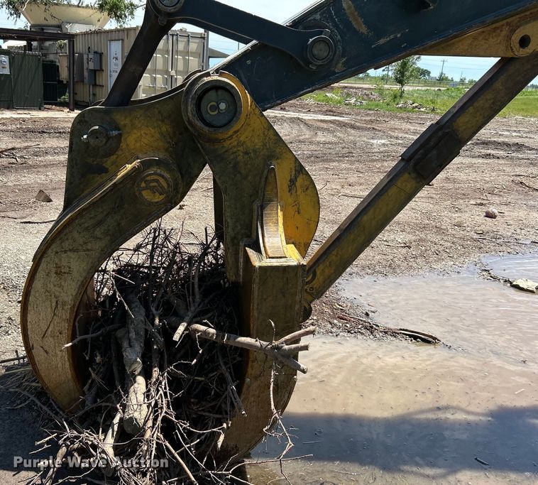 image for item DO6467 2012 John Deere 210G LC excavator