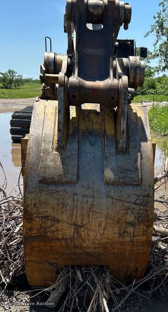 image for item DO6467 2012 John Deere 210G LC excavator