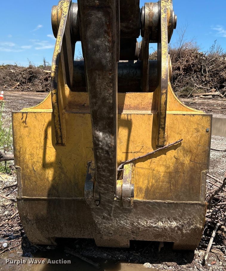 image for item DO6467 2012 John Deere 210G LC excavator