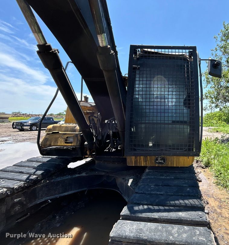 image for item DO6467 2012 John Deere 210G LC excavator